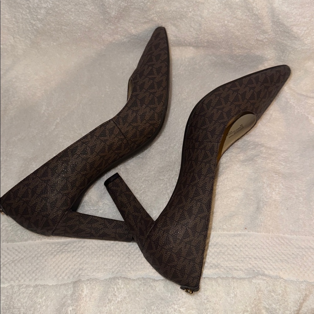 Michael Kors Dark Brown Patterned Heels - Picture 4 of 6